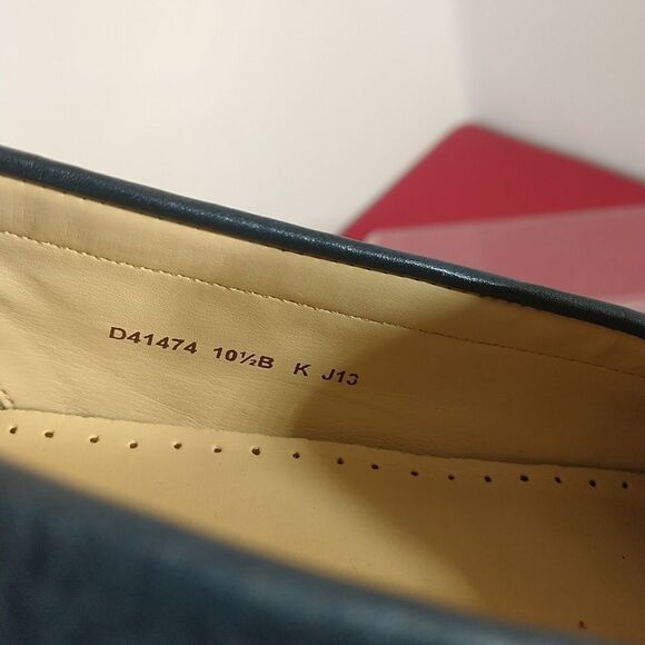 COLE HAAN Women's SZ 10.5 B ALEXA PENNY MOC II D41474. Condition is Pre-owned. - Picture 4 of 8